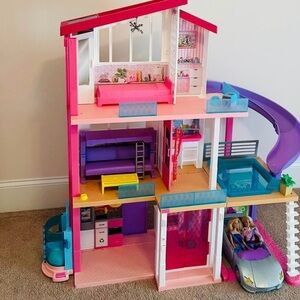 Barbie house with the Furniture